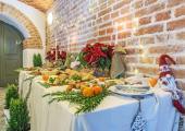 Catering-swiateczny-stol-z-potrawami